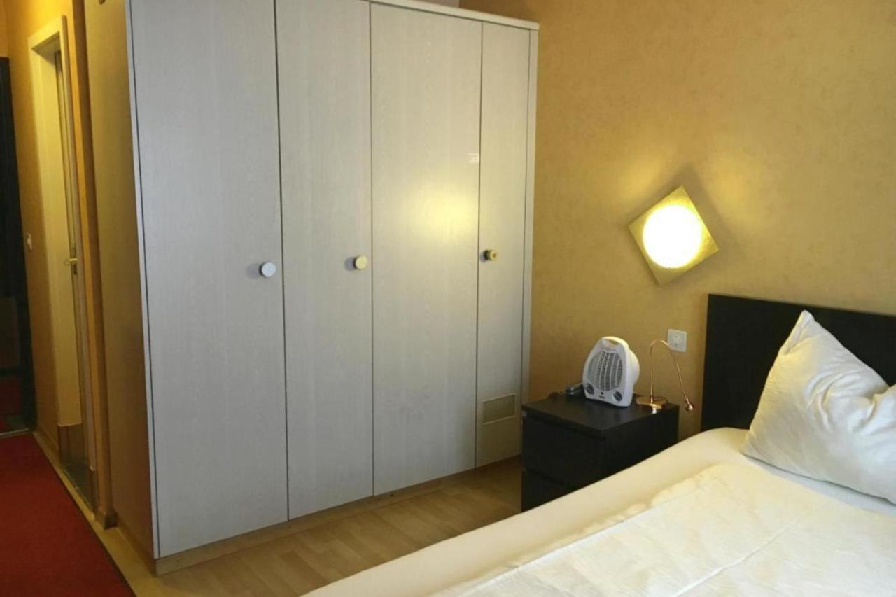 Affordable Rooms In Heart Of Lucerna Esterno foto